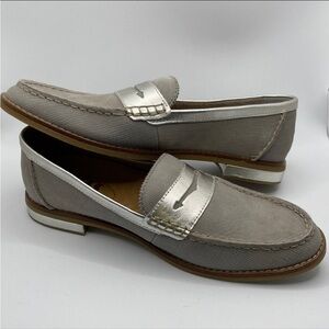 NWT 🎄Sperry Seaport🎄Silver and Gray Penny Loafers Women size 9 or 9.5 in Blush